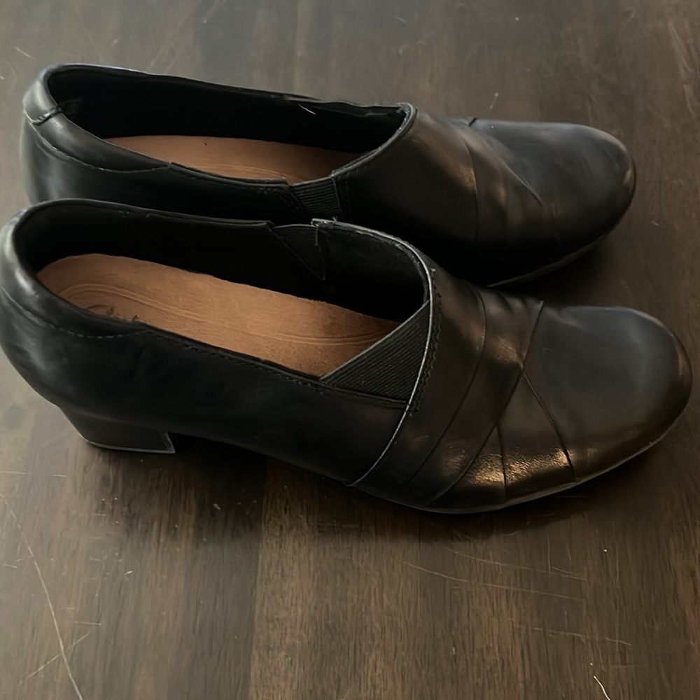 Clarks Emslie Warbler Heels - Black Leather (SZ 9.5)